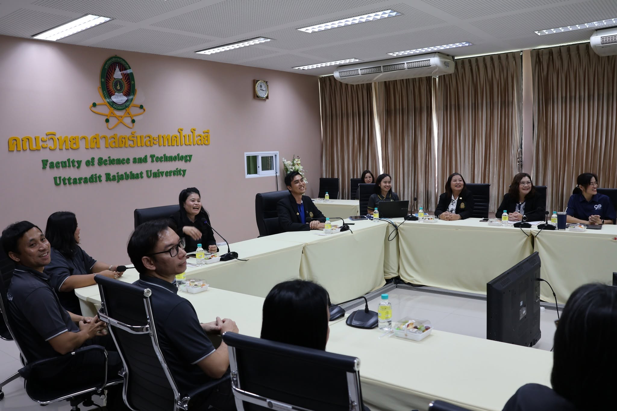 คณะวิทยาศาสตร์และเทคโนโลยี มรอ. ต้อนรับคณะศึกษาดูงาน มรภ.นครสวรรค์ แลกเปลี่ยนแนวทาง Lifelong Learning และ Credit Bank