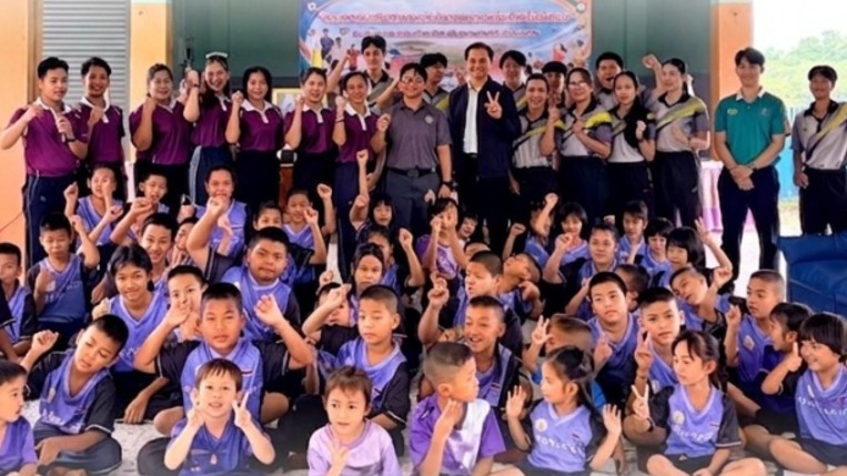 วิทยากรโครงการส่งเสริมการออกกำลังกายและการเล่นกีฬาในโรงเรียน