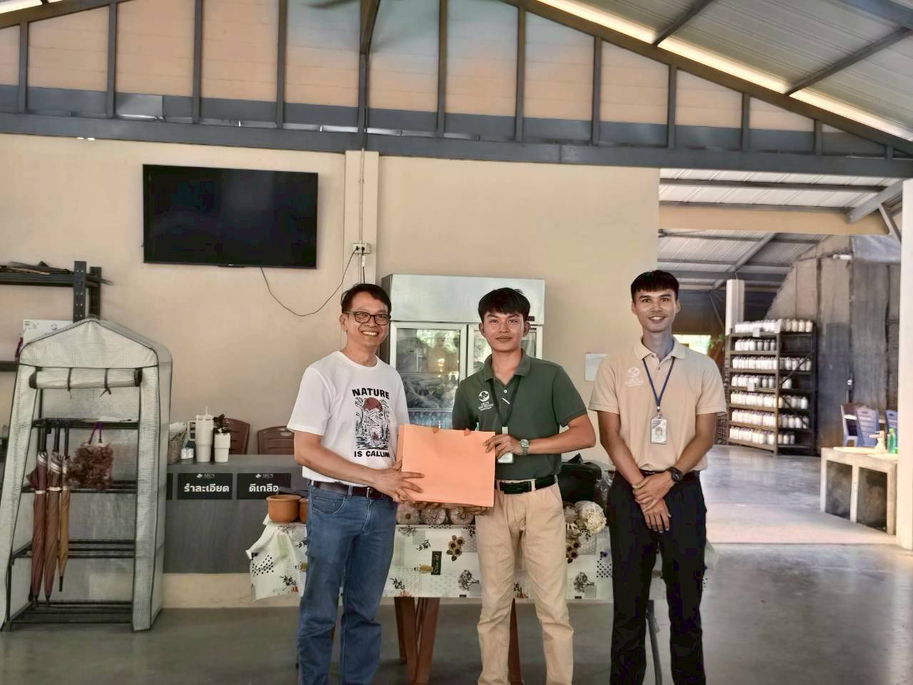 นักศึกษาหลักสูตรสาธารณสุขศาสตร์ ชั้นปีที่ 3 ศึกษาดูงานโครงการ 